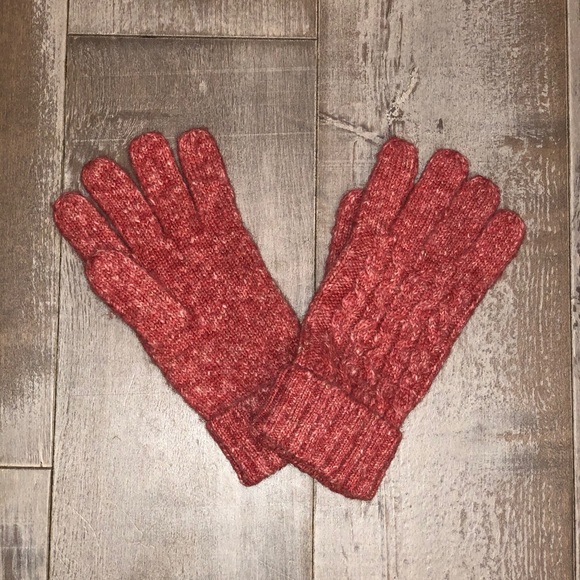 L.L. Bean Accessories - NWOT L.L.Bean women’s knit gloves